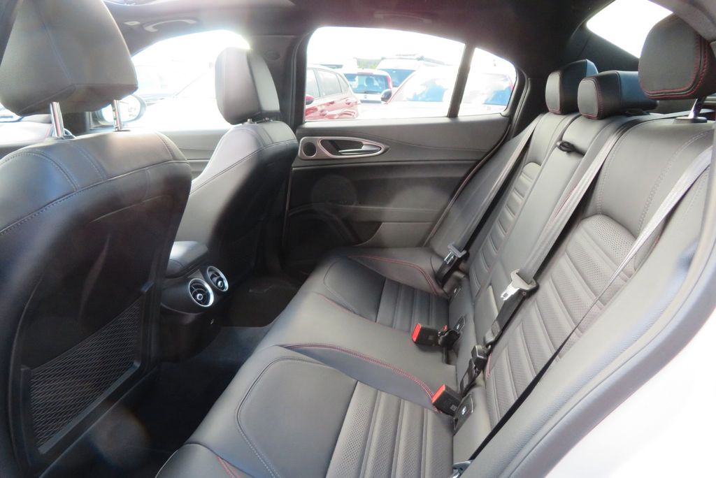 Alfa Romeo Giulia 2023