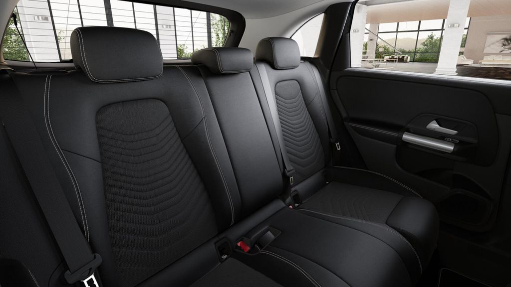 Mercedes-Benz B 200 2025