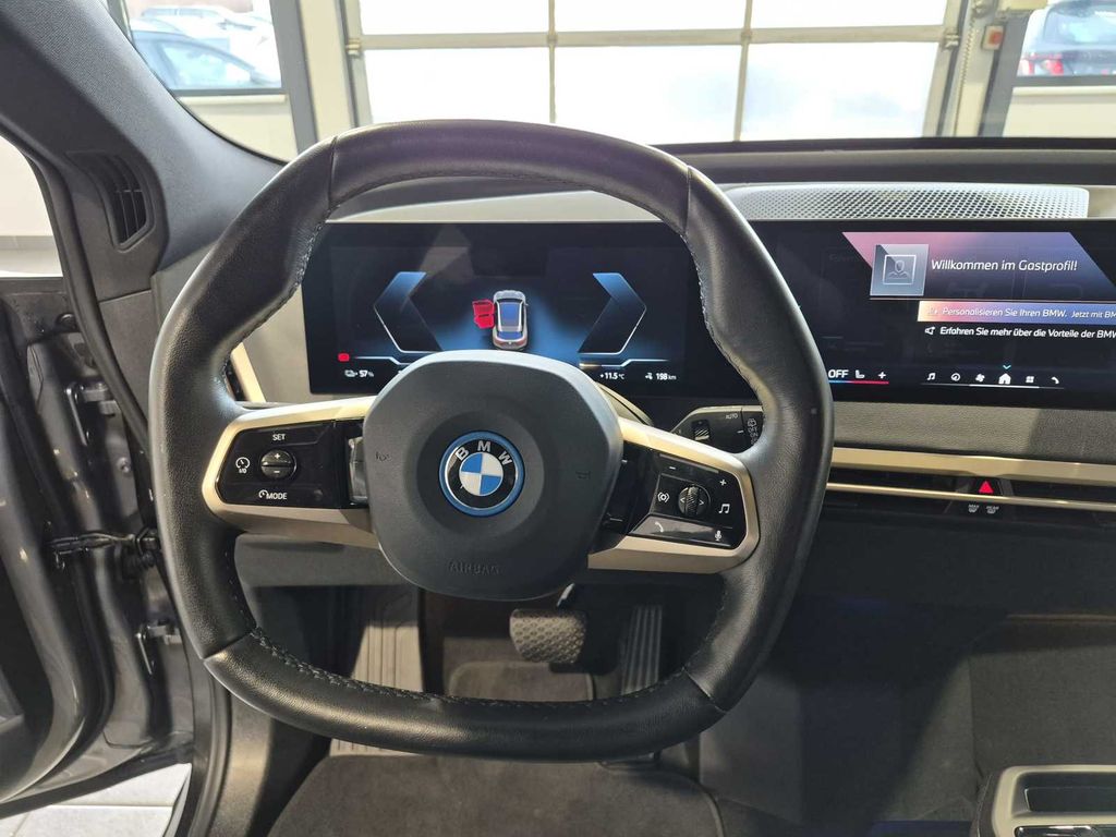 BMW iX 2023