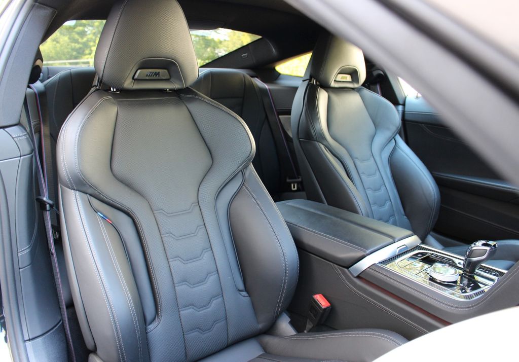 BMW M850 2023