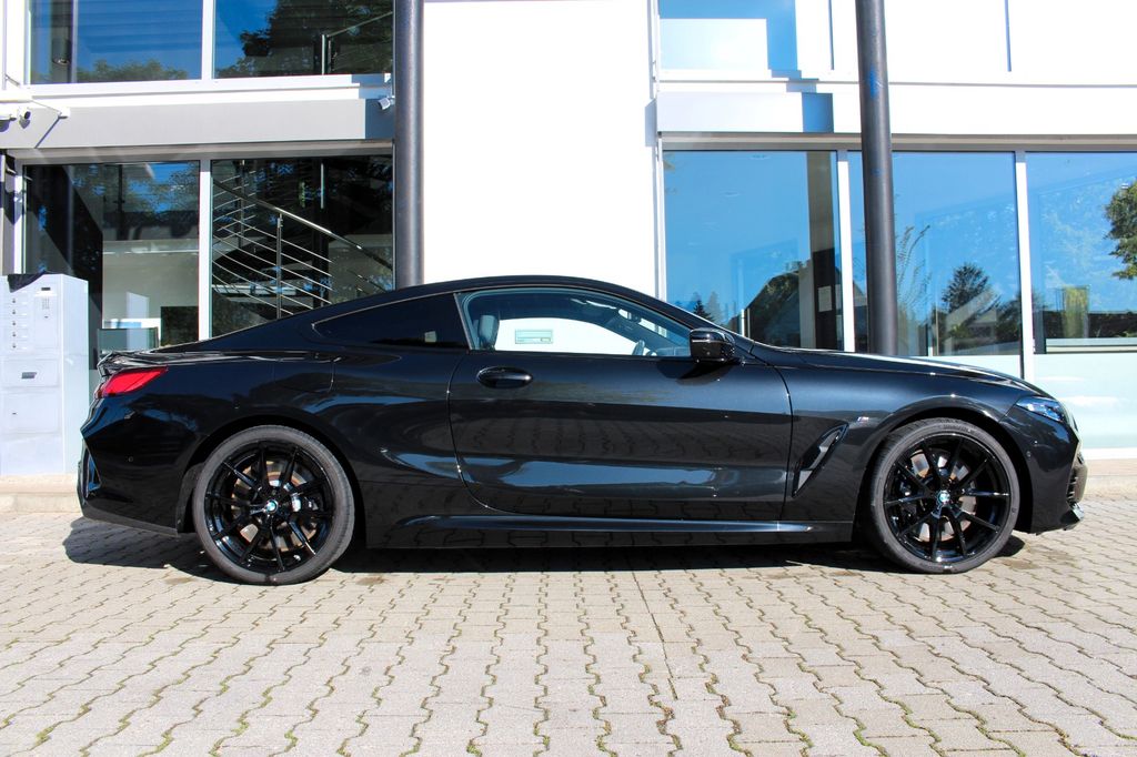BMW M850 2023