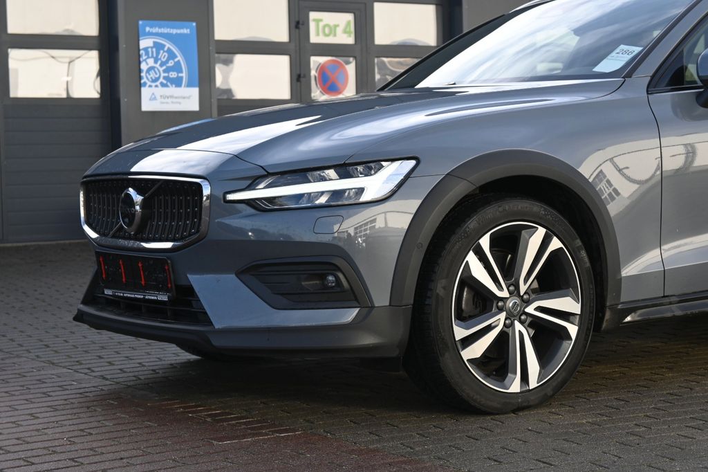 Volvo V60 2023