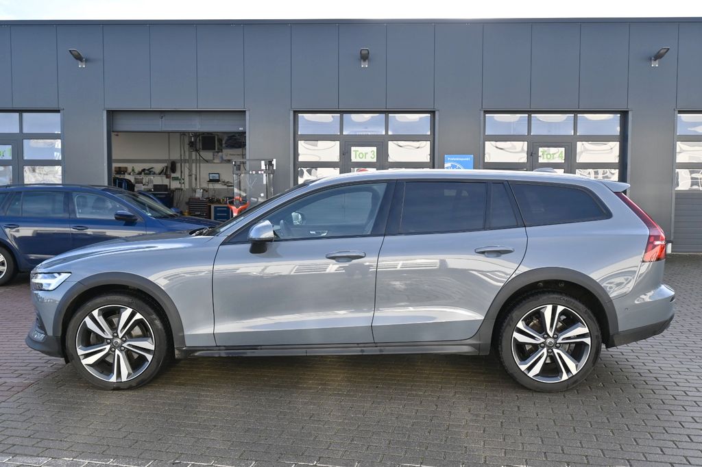 Volvo V60 2023