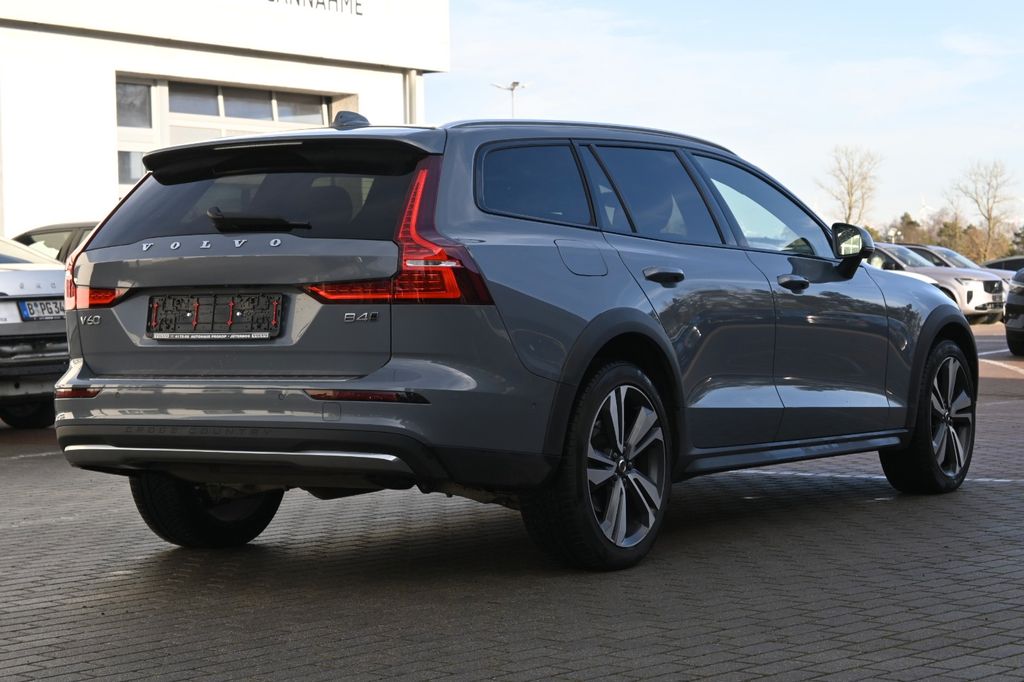 Volvo V60 2023