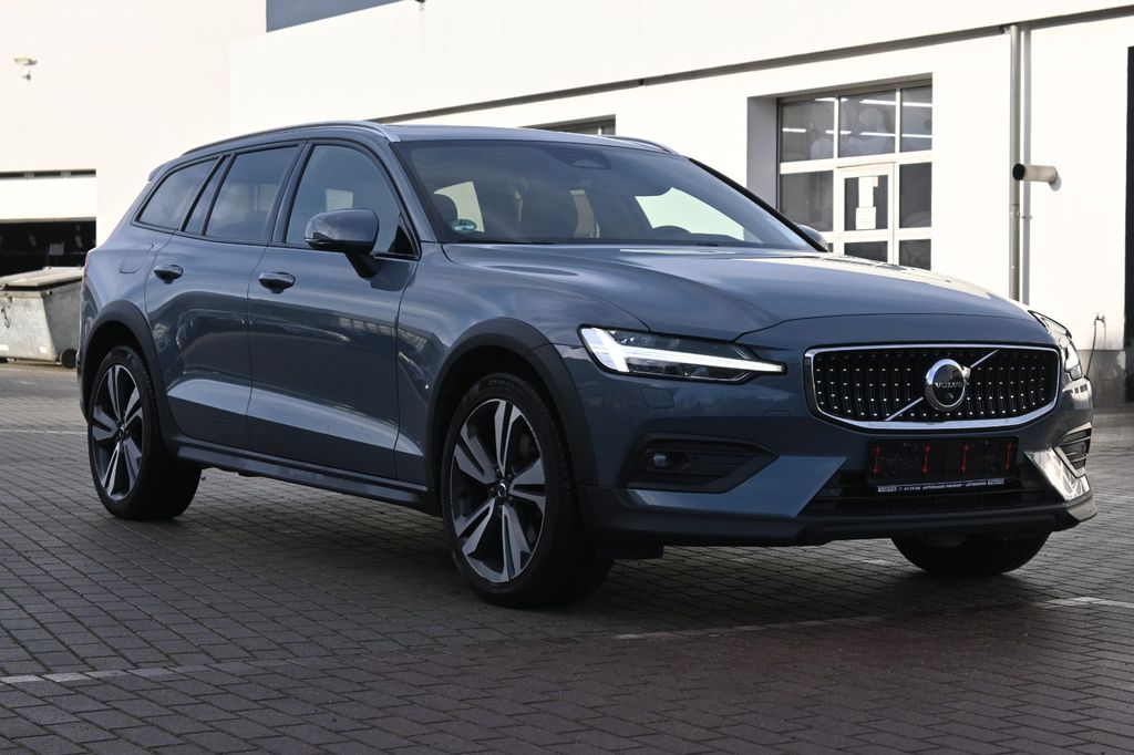 Volvo V60 2023