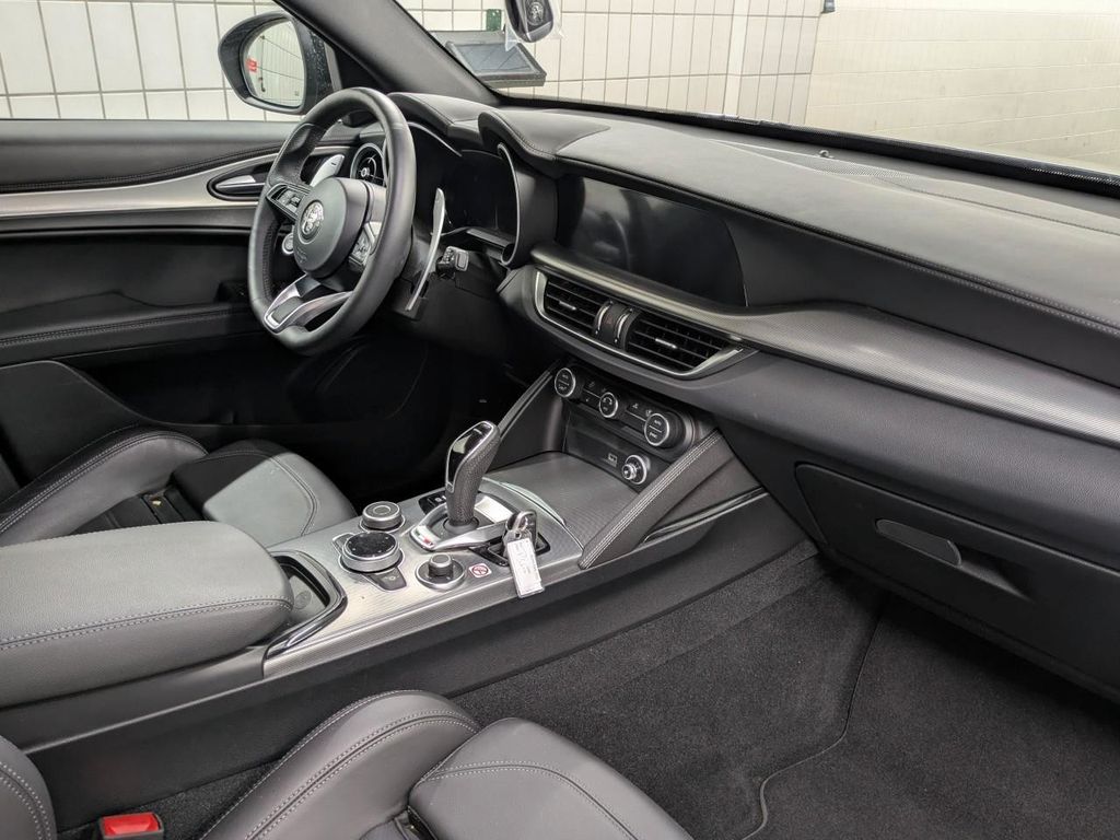 Alfa Romeo Stelvio 2024