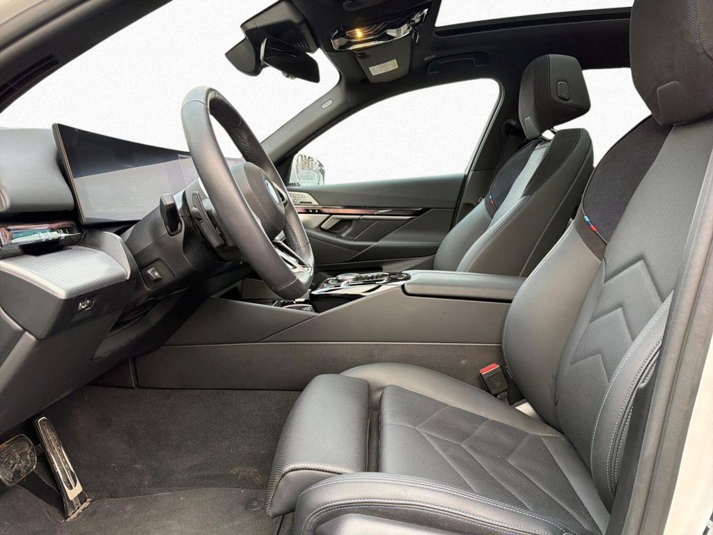 BMW i5 2024