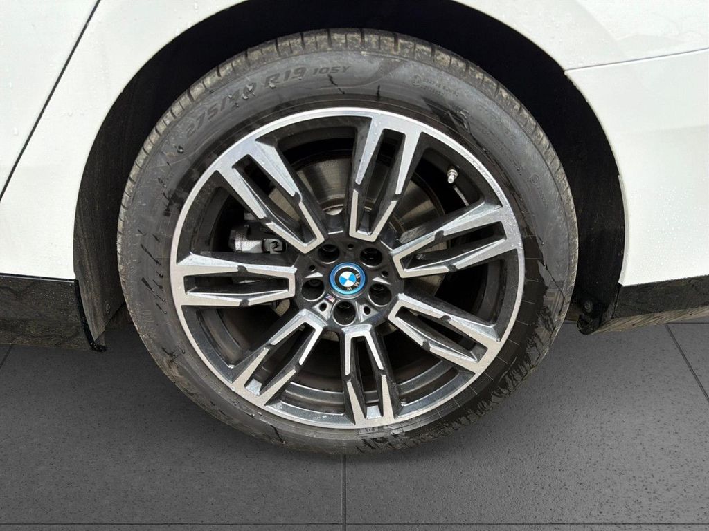 BMW i5 2024