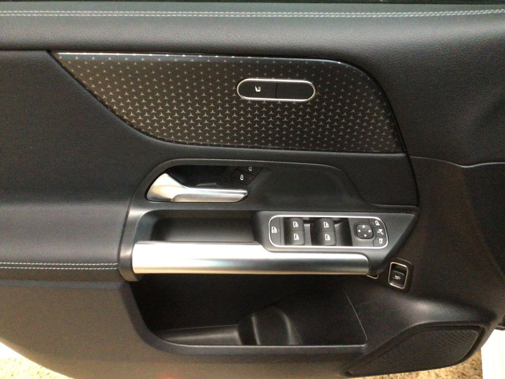 Mercedes-Benz B 250 2025