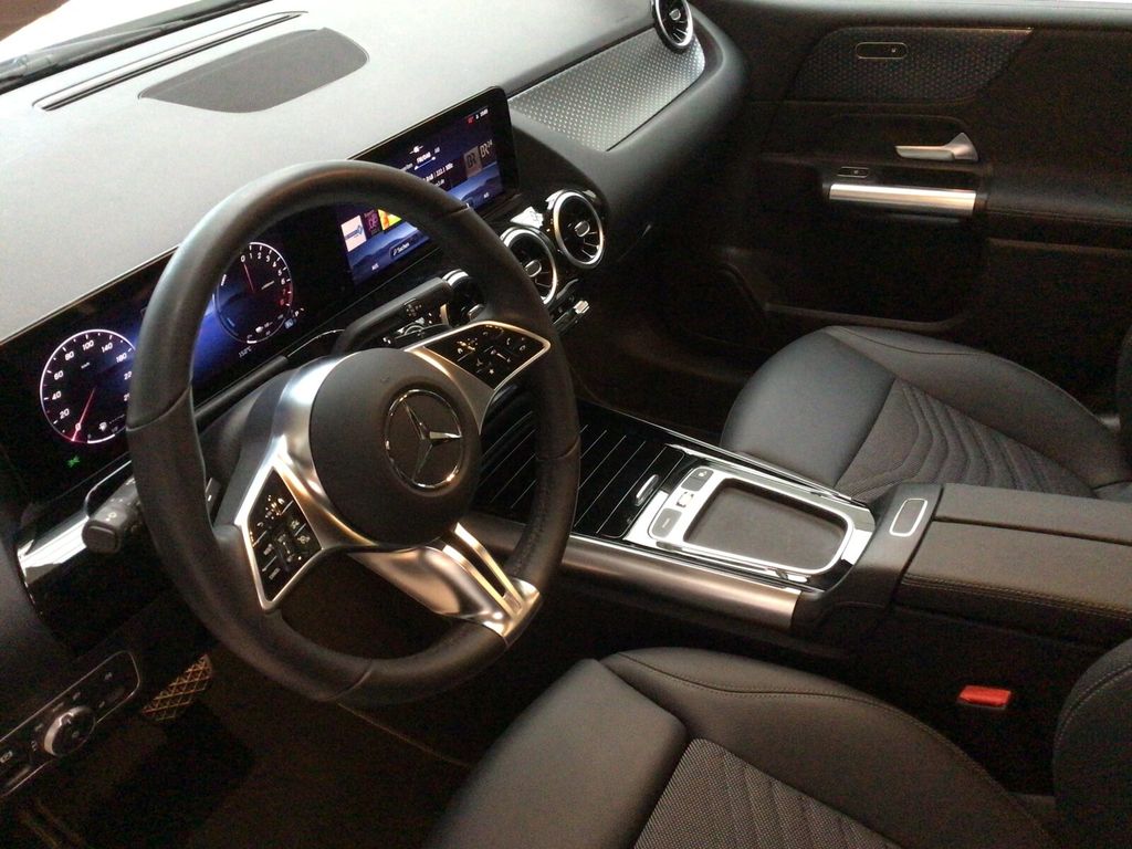 Mercedes-Benz B 250 2025