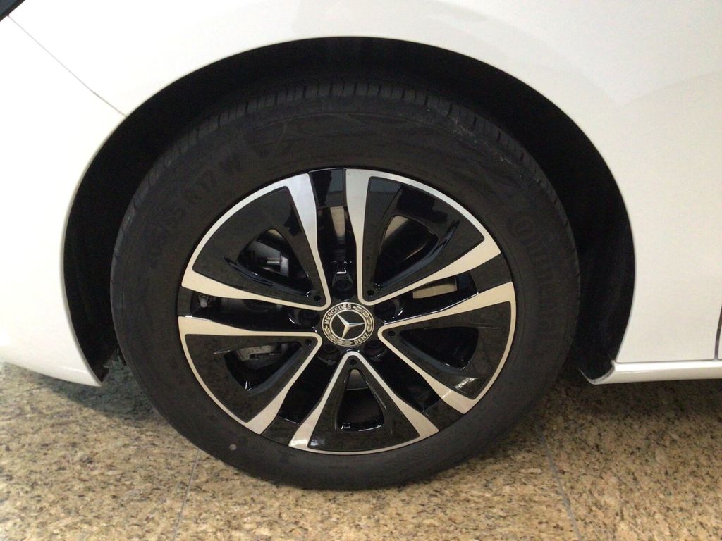 Mercedes-Benz B 250 2025