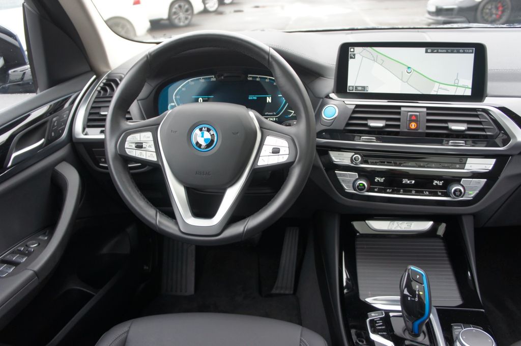 BMW iX3 2022
