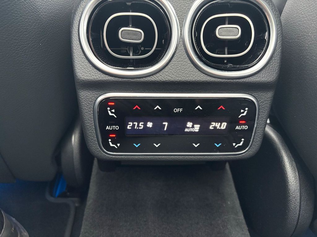 Mercedes-Benz C 300 2025