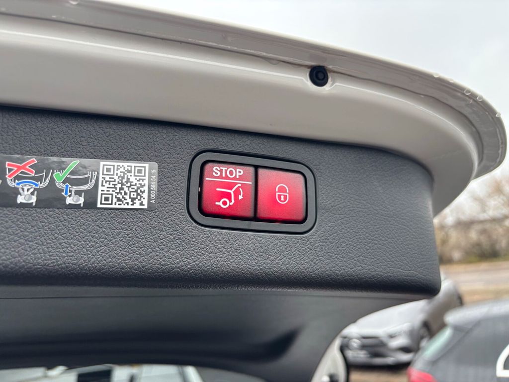 Mercedes-Benz C 300 2025