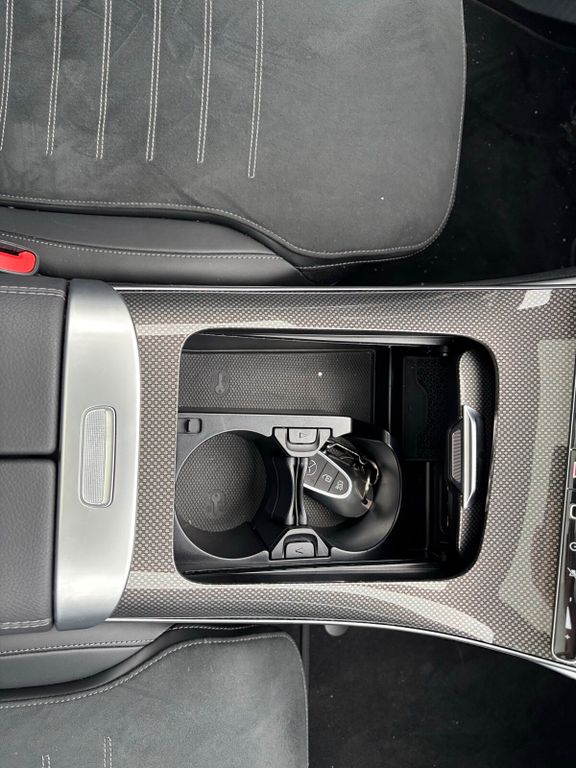 Mercedes-Benz C 300 2025