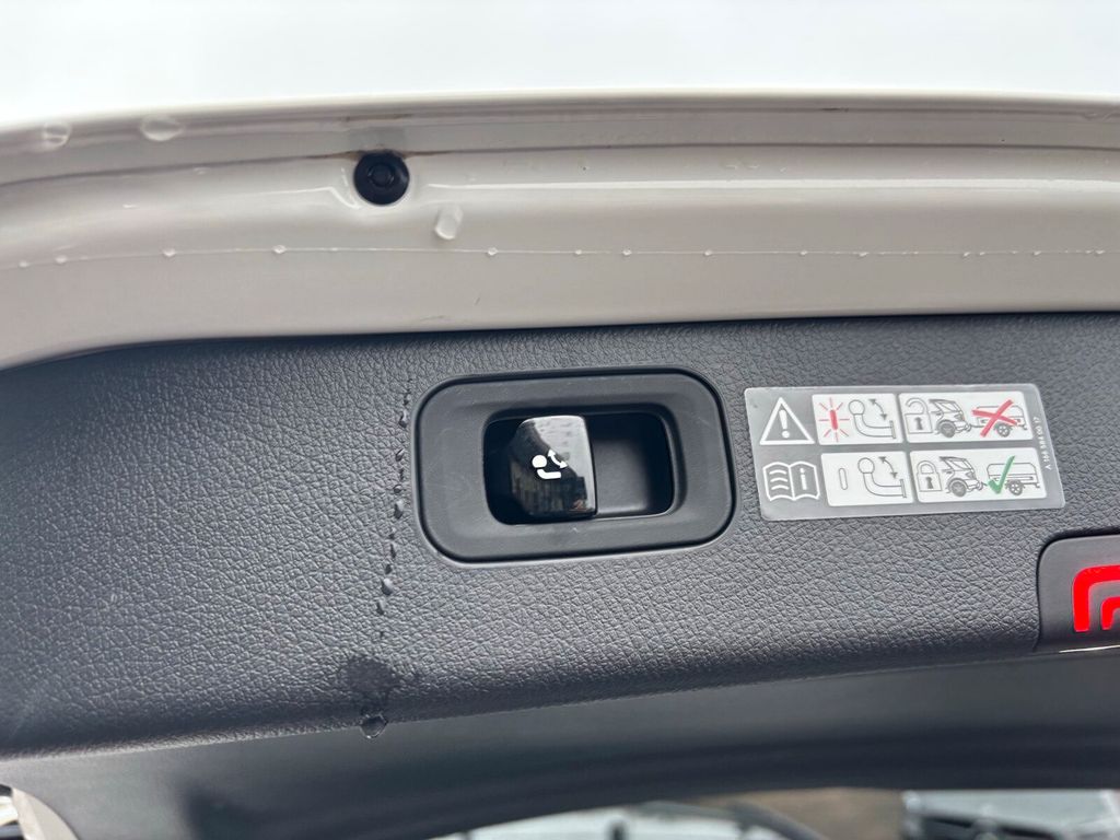 Mercedes-Benz C 300 2025