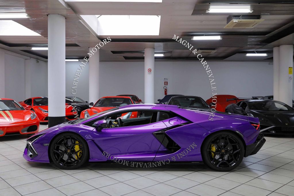 Lamborghini Revuelto 2024