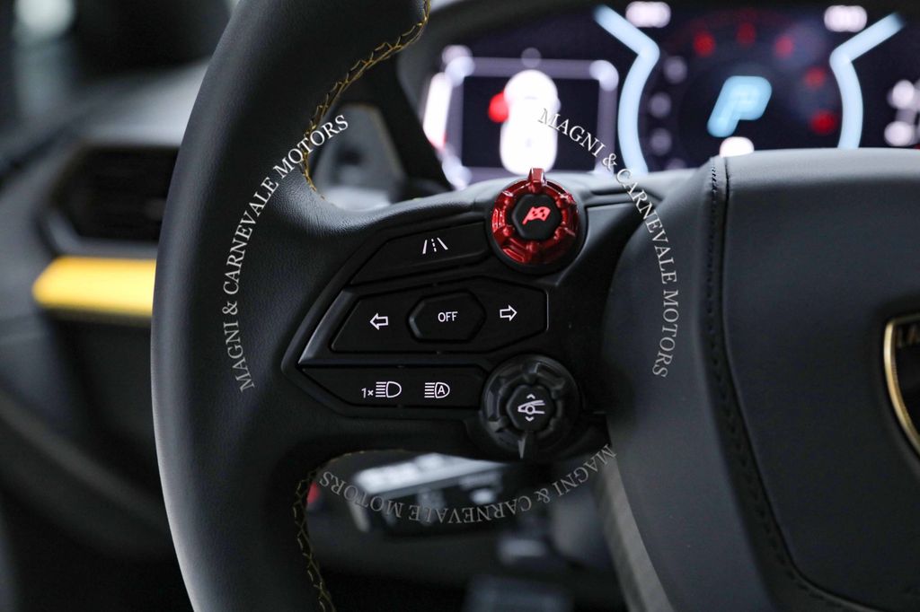 Lamborghini Revuelto 2024