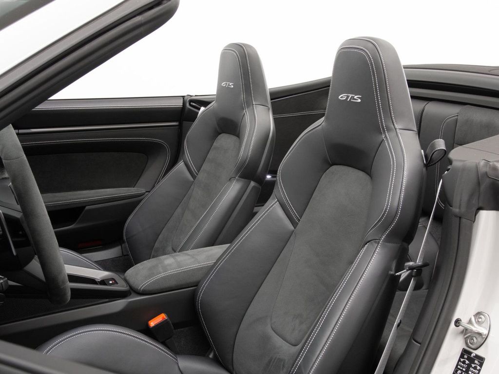 Porsche 992 2024