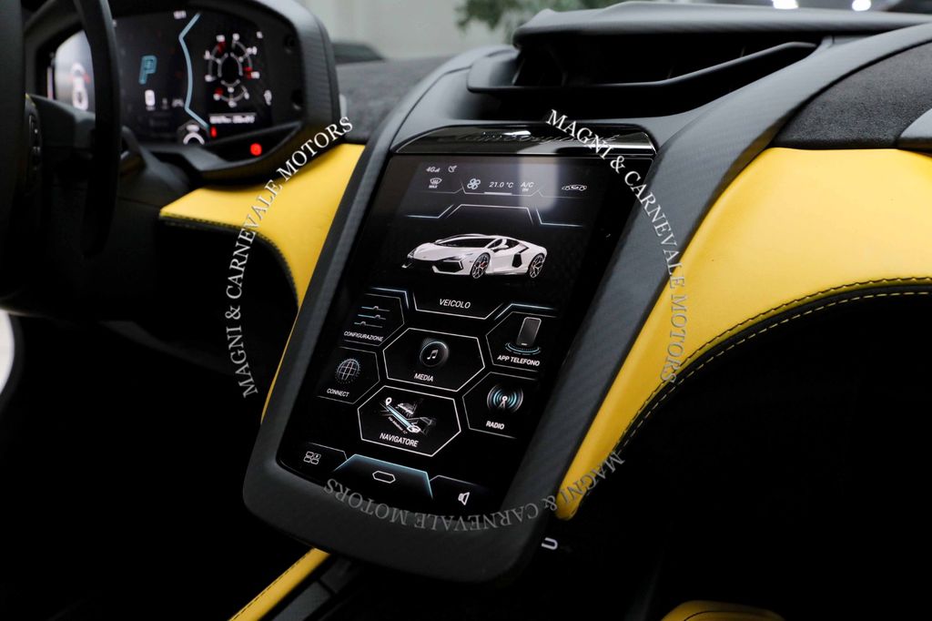 Lamborghini Revuelto 2024