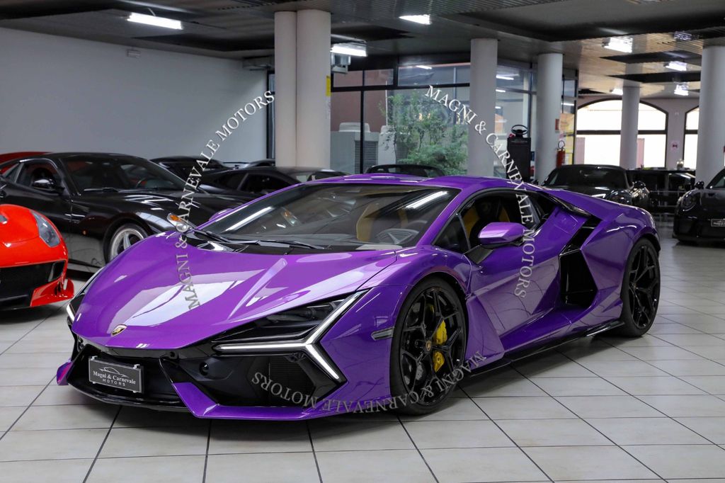 Lamborghini Revuelto 2024