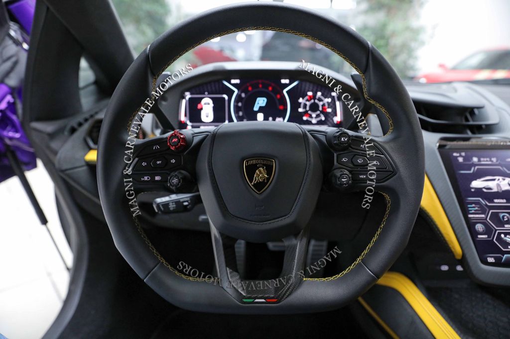 Lamborghini Revuelto 2024