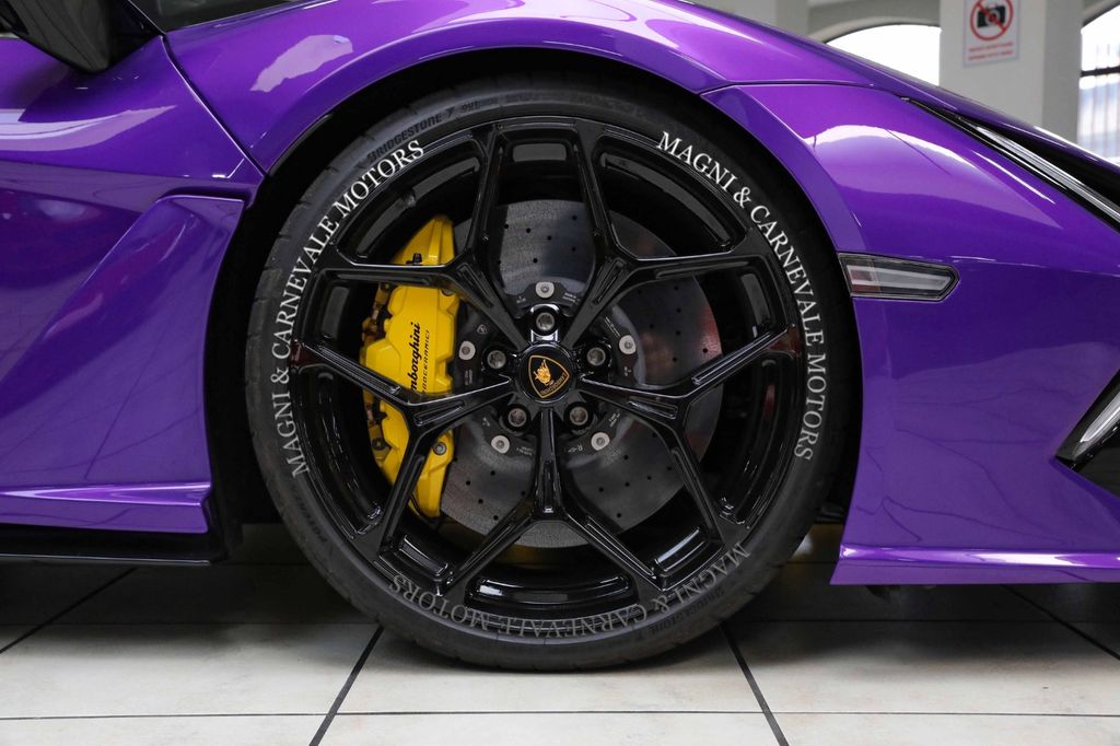 Lamborghini Revuelto 2024