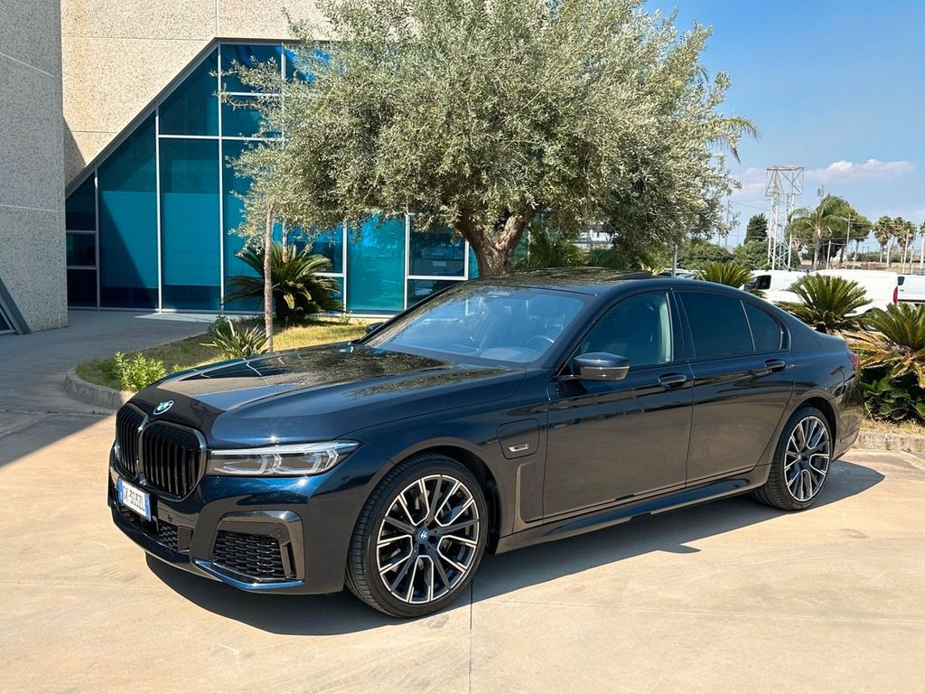 BMW 745 2022