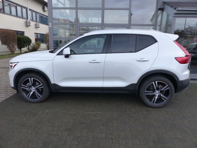 Volvo XC40 2025