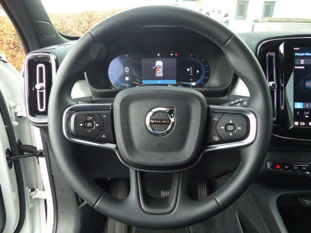 Volvo XC40 2025