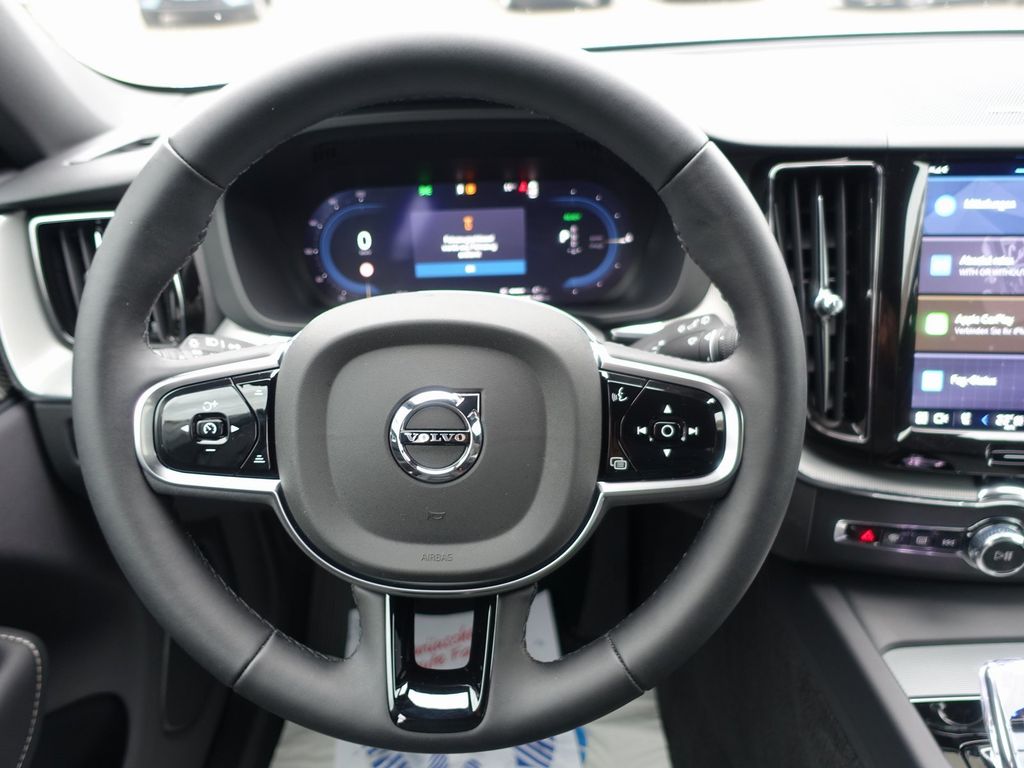 Volvo XC60 2025