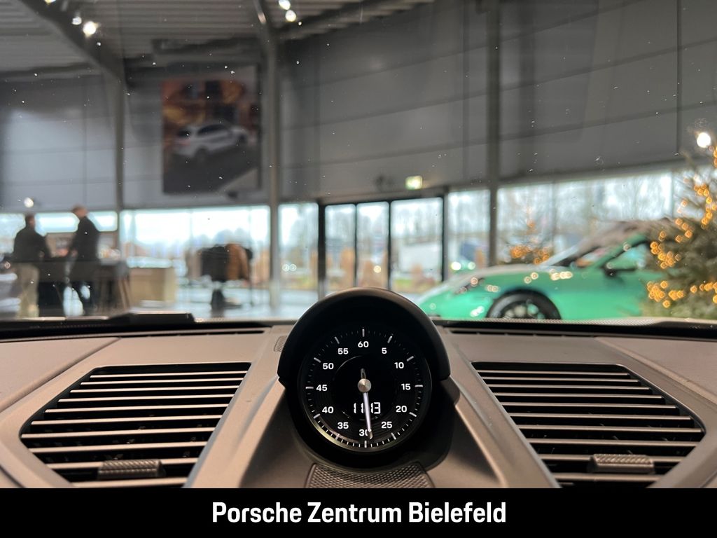 Porsche 992 2025