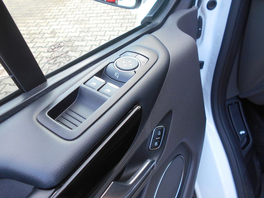 Ford Tourneo Custom 2023