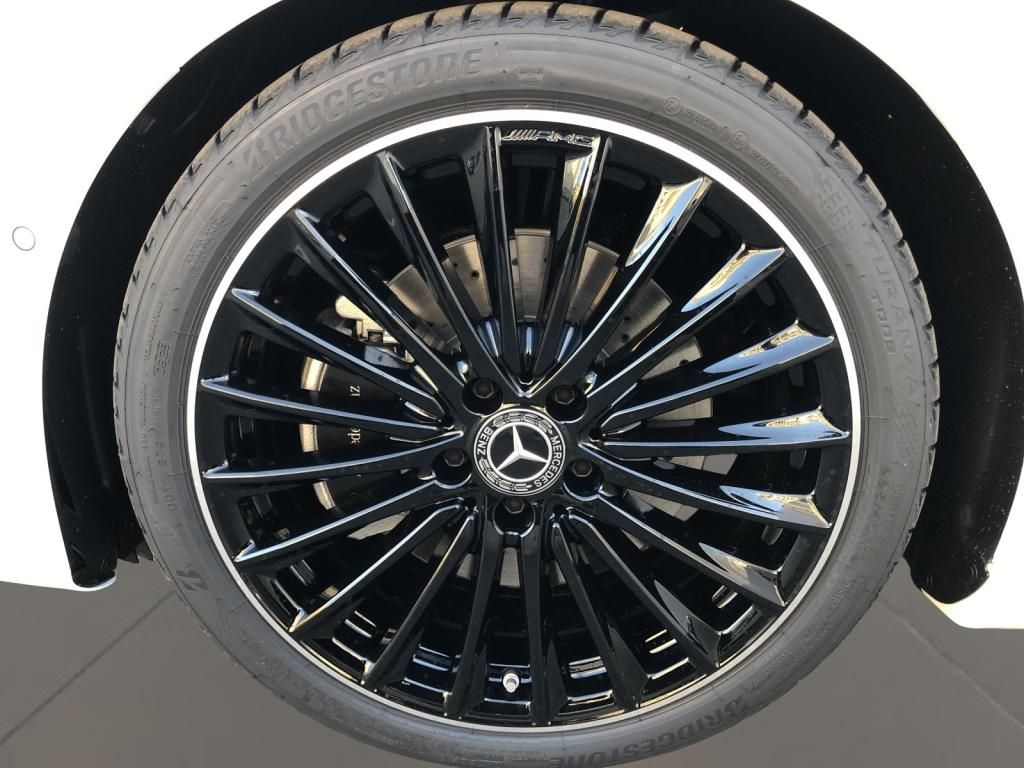 Mercedes-Benz A 220 2025