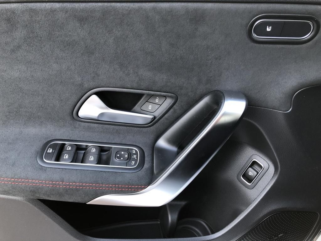 Mercedes-Benz A 220 2025