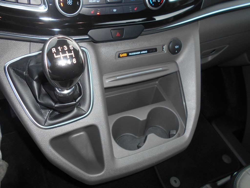 Ford Tourneo Custom 2023