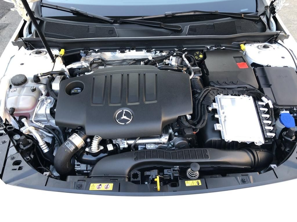 Mercedes-Benz A 220 2025