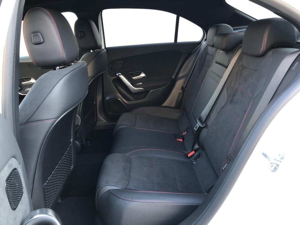 Mercedes-Benz A 220 2025