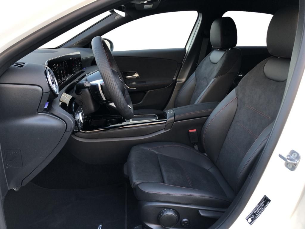 Mercedes-Benz A 220 2025