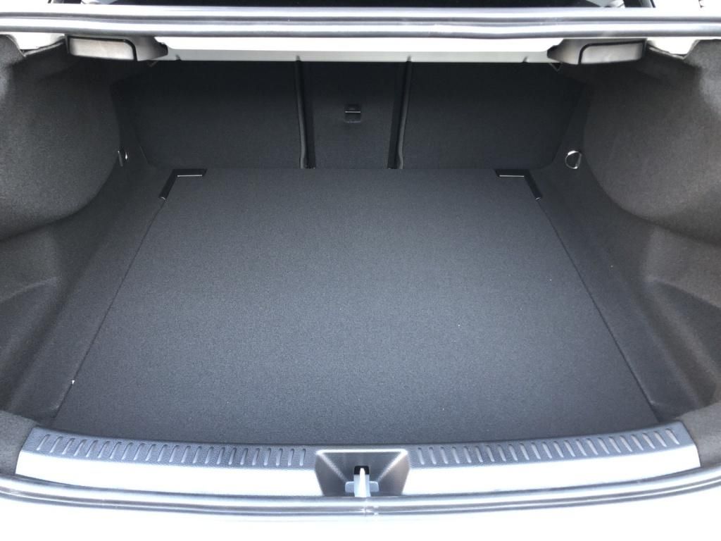 Mercedes-Benz A 220 2025