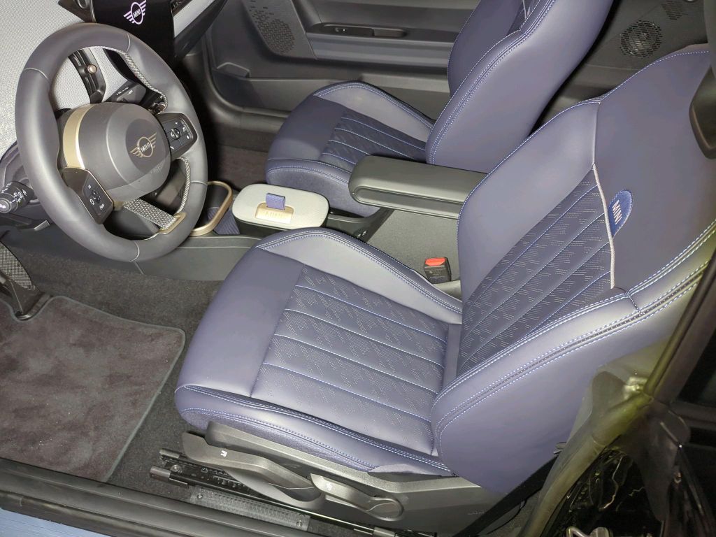 MINI Cooper Cabrio 2024