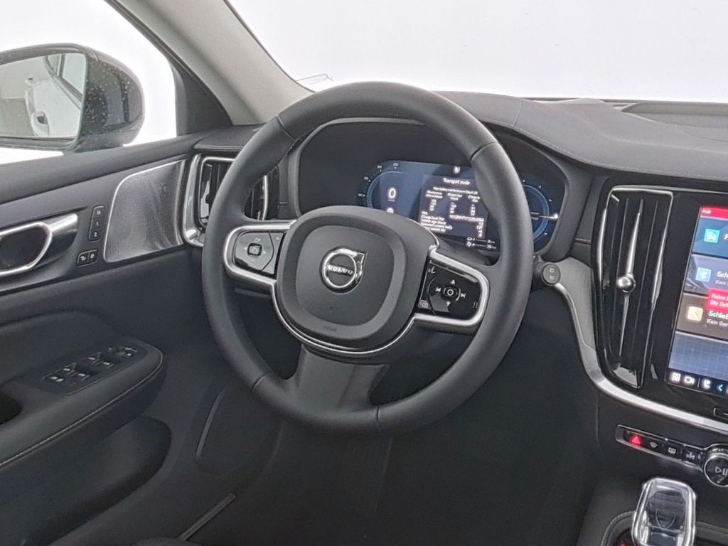 Volvo V60 2025
