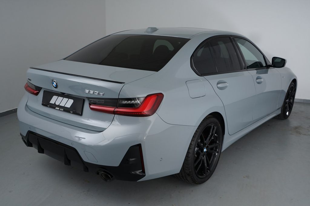 BMW 330 2024