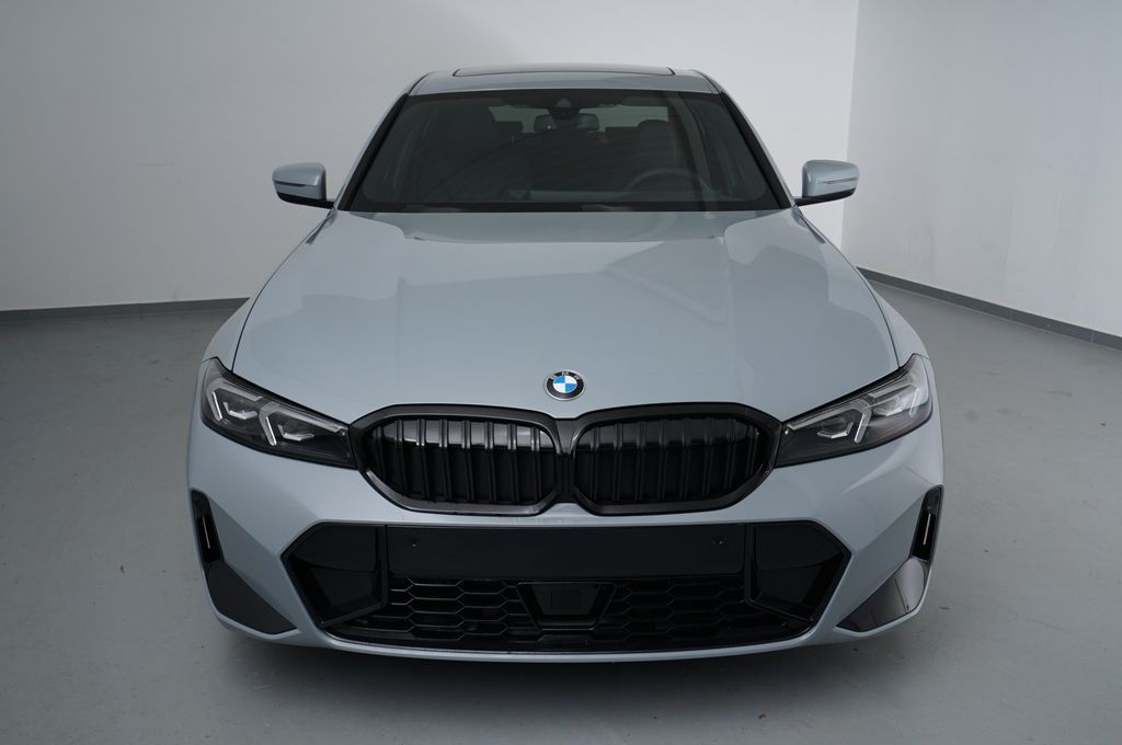 BMW 330 2024