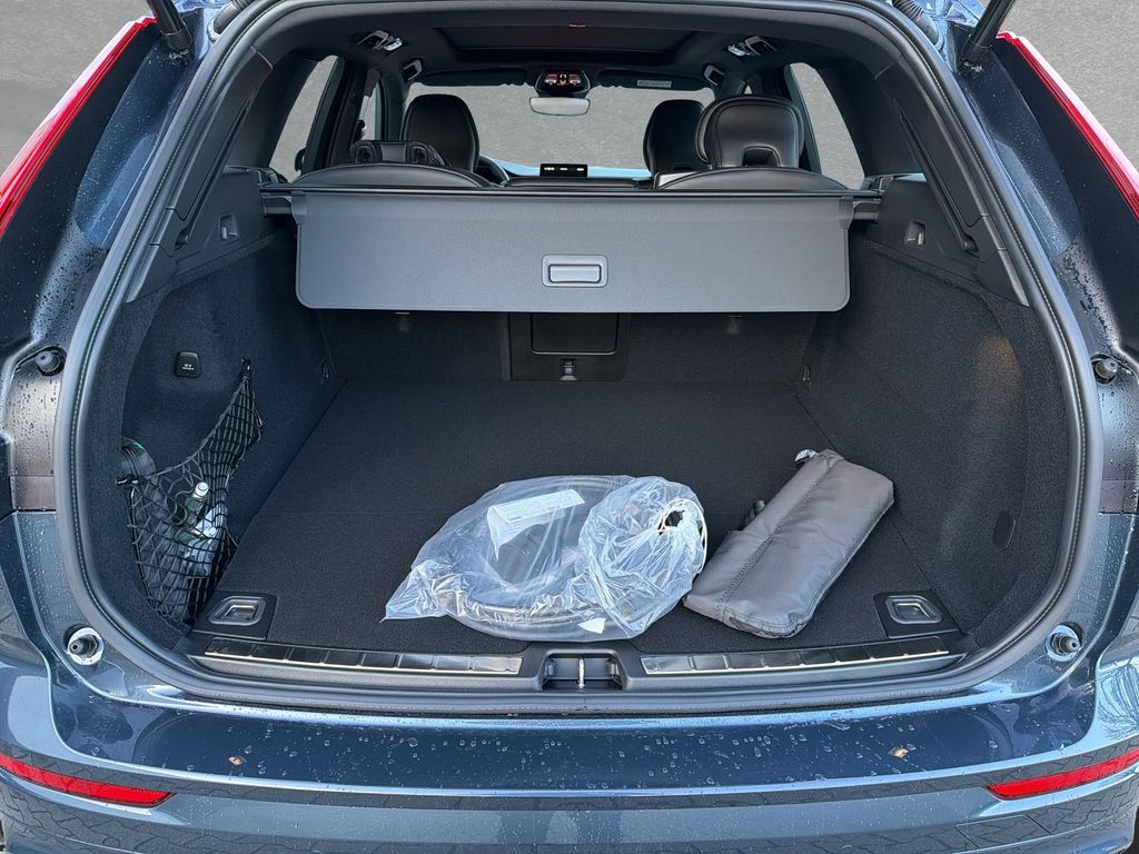 Volvo XC60 2025