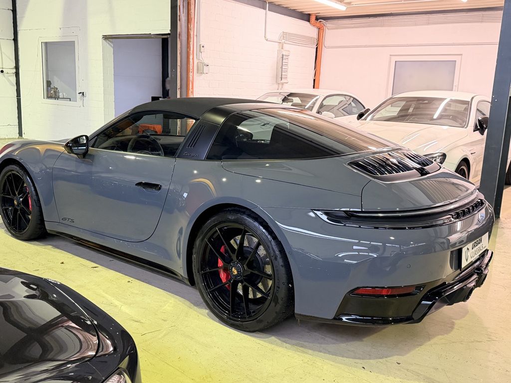 Porsche 992 2025