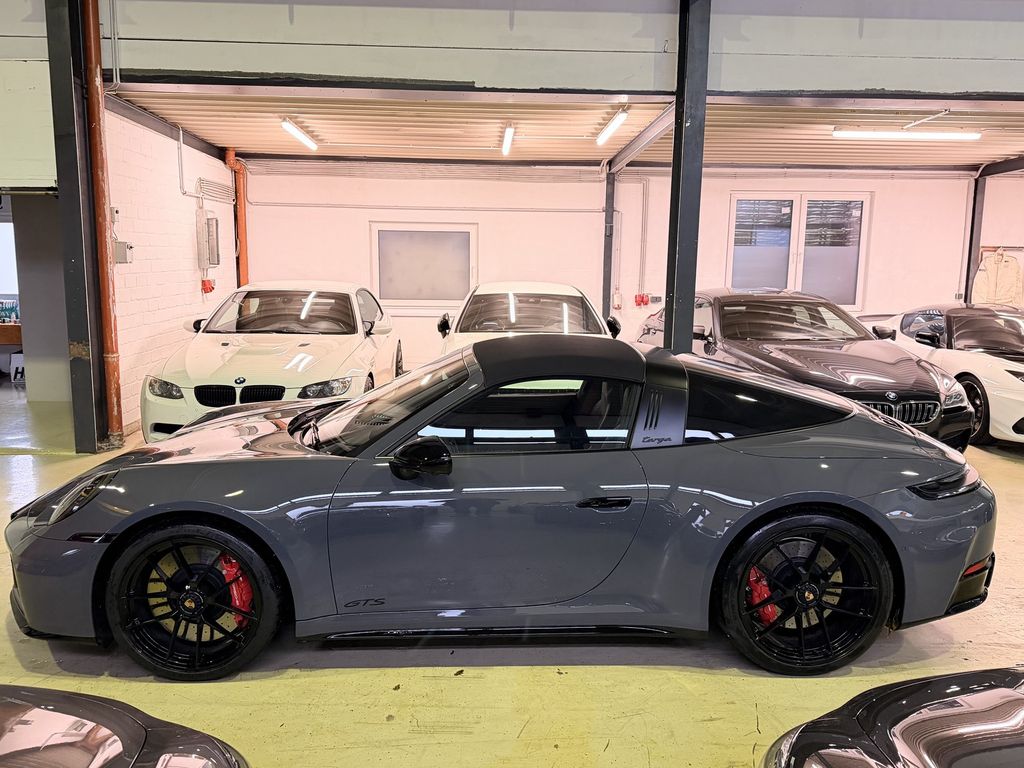 Porsche 992 2025