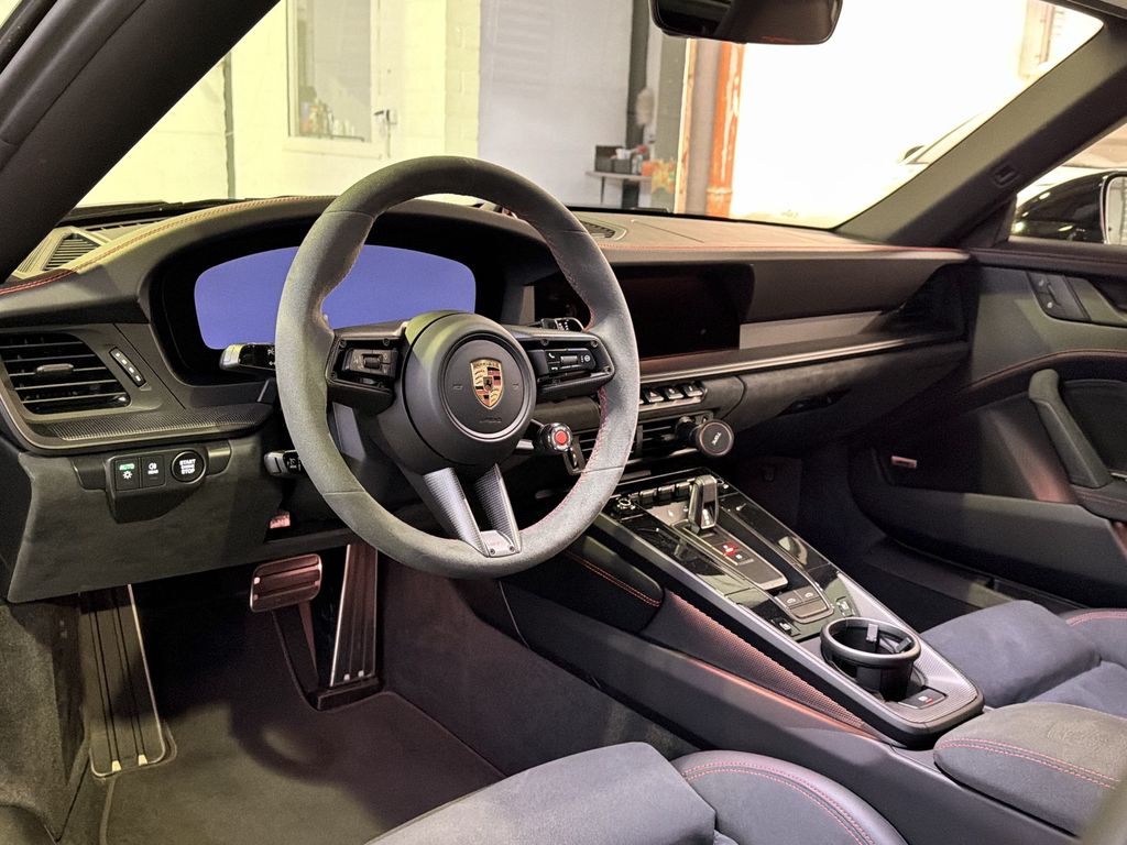 Porsche 992 2025