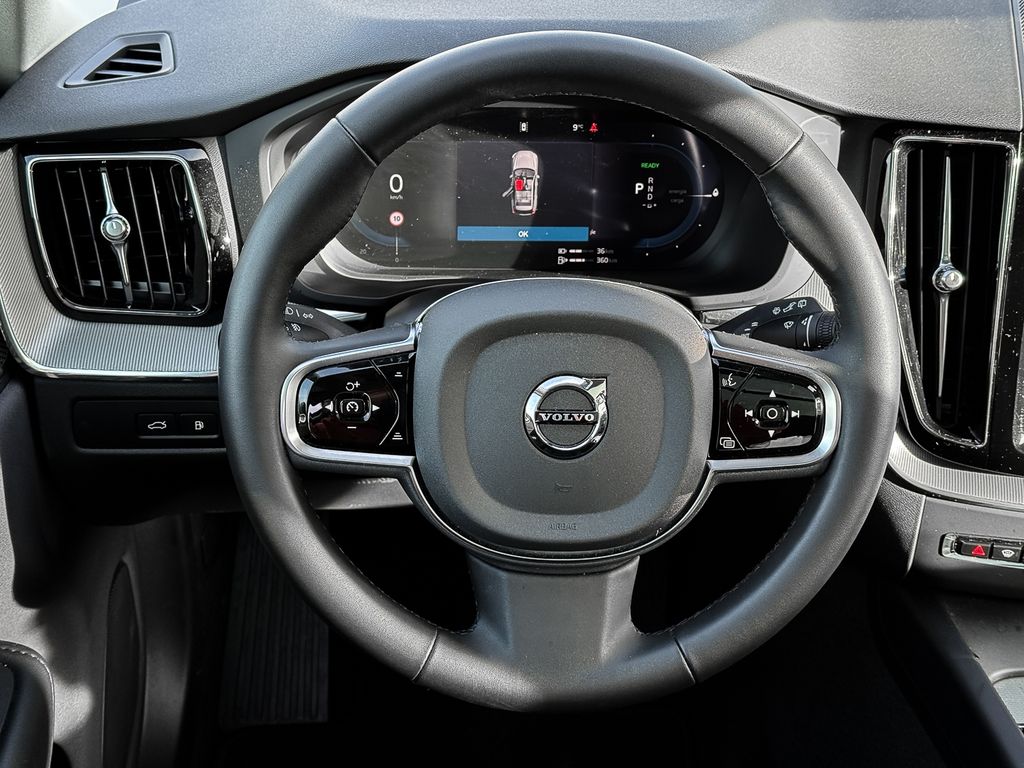 Volvo XC60 2025