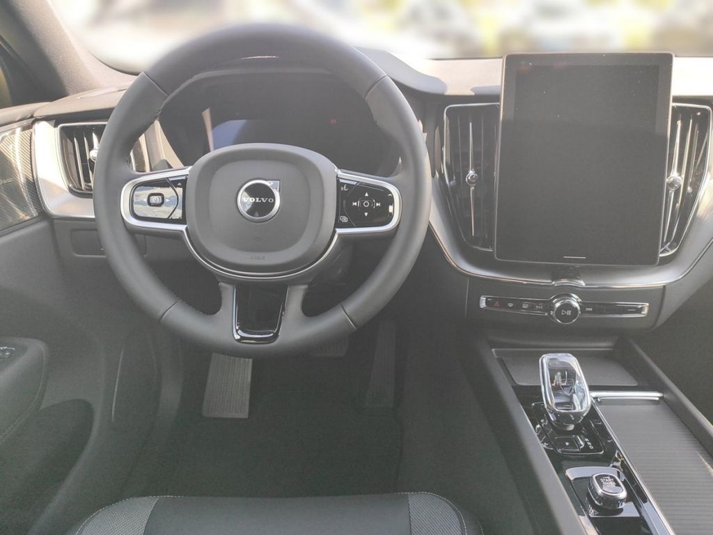 Volvo XC60 2025
